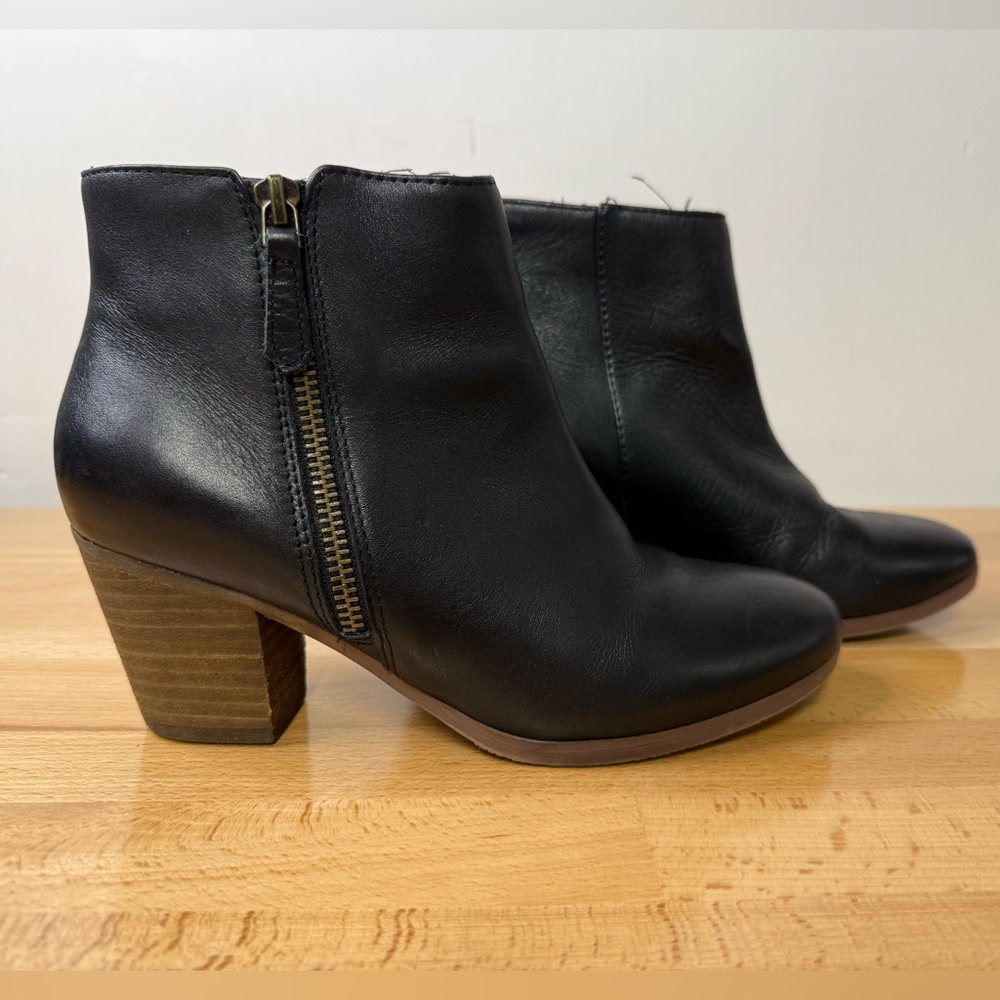 Crown Vintage, Black Ankle Boots with Wooden Heel, size 5 1/2